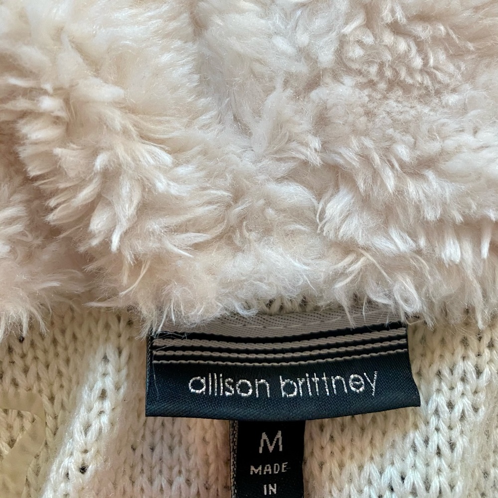 Sweater - Picture 3 of 3